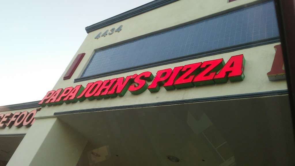 Papa Johns Pizza | 4434 University Pkwy Suite C, San Bernardino, CA 92407, USA | Phone: (909) 887-7272