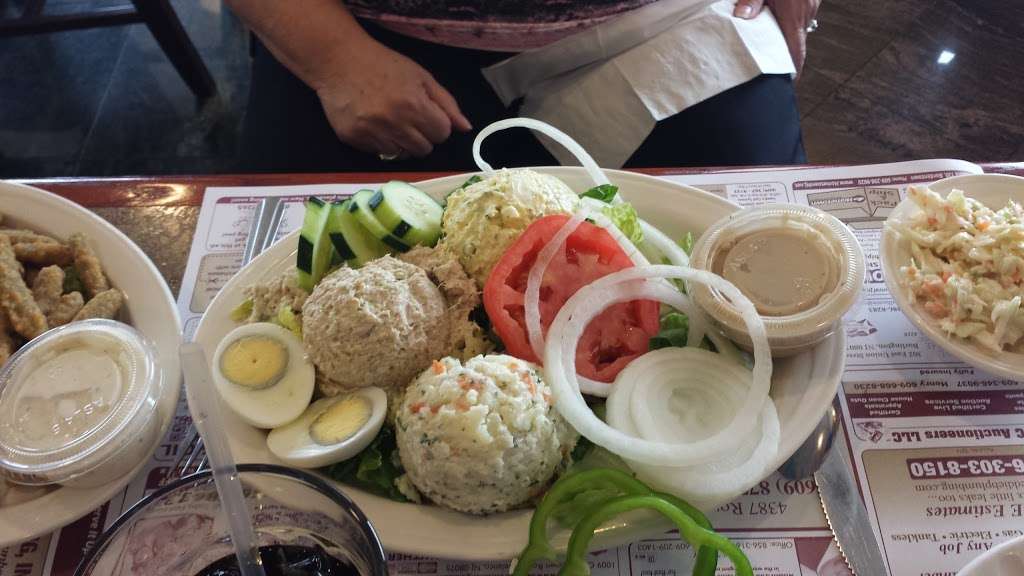 Golden Dawn Diner | 4387 US-130, Burlington, NJ 08016, USA | Phone: (609) 877-2236