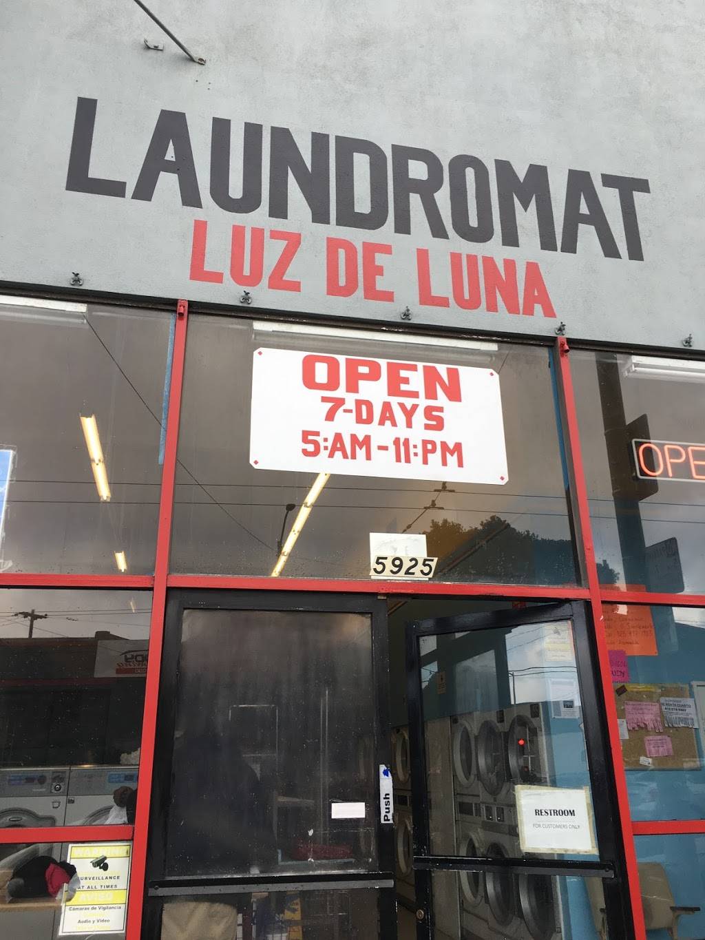 Luz de Luna Laundromat | 5925 Mission St, San Francisco, CA 94112, USA | Phone: (650) 290-1606