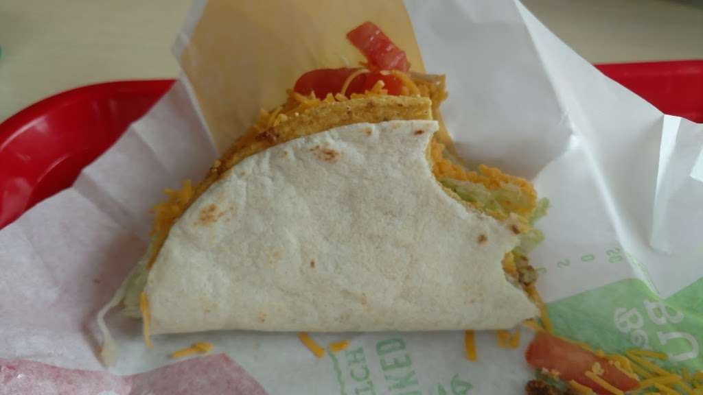 Del Taco | 30640 Benton Rd, Winchester, CA 92596, USA | Phone: (951) 325-5161