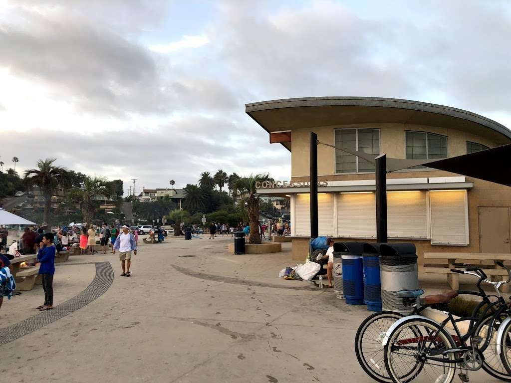 Moonlight Beach Concession Stand | 400 B St, Encinitas, CA 92024, USA | Phone: (760) 575-2558