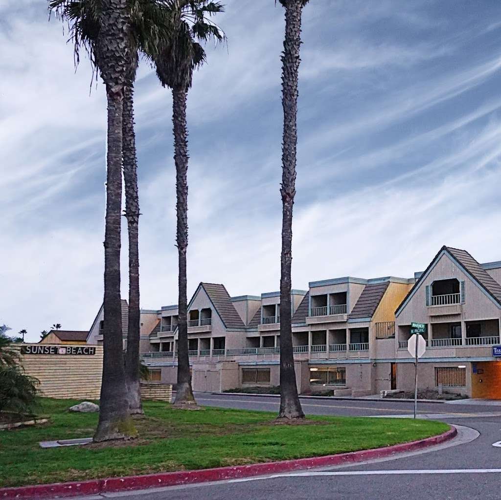 Travelodge Ocean Front | 17205 Pacific Coast Hwy, Sunset Beach, CA 90742, USA | Phone: (714) 840-2431