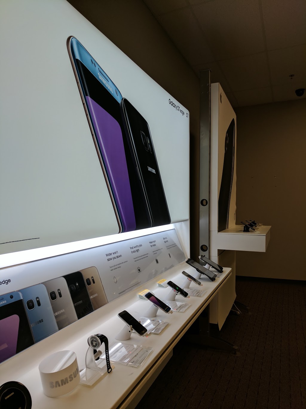 Sprint Store | 3211 Iowa St #300, Lawrence, KS 66046, USA | Phone: (785) 843-2701