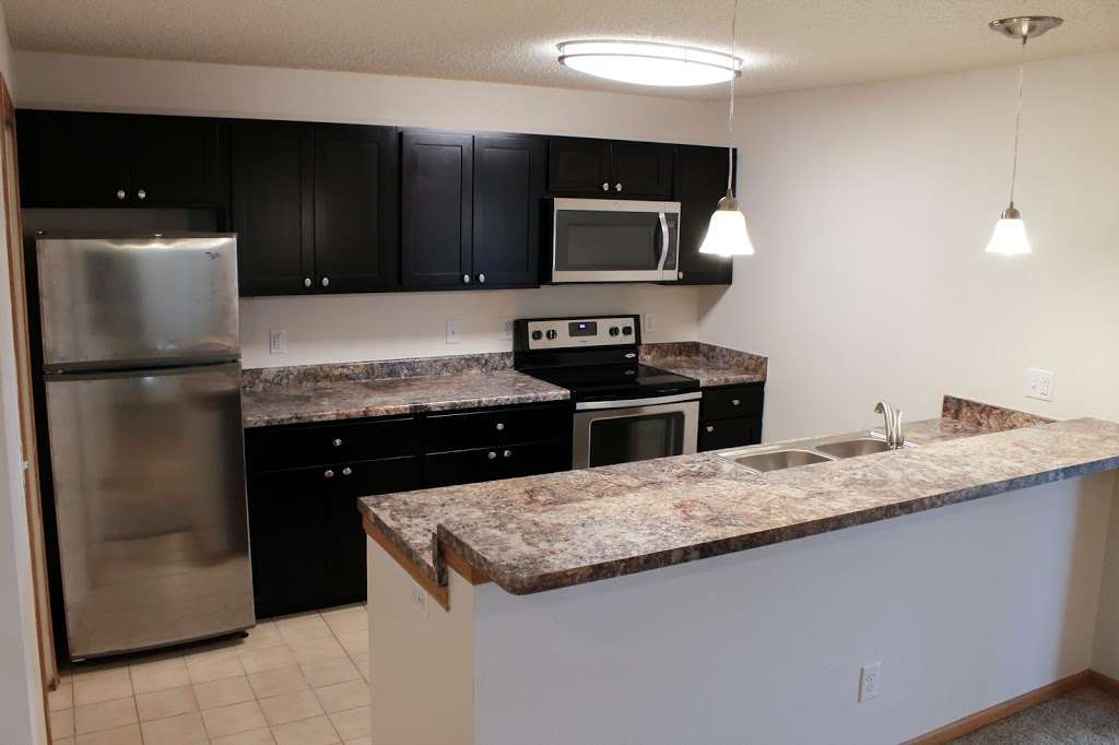 Riverwood Apartments | 10916 75th St, Kenosha, WI 53142 | Phone: (262) 694-0600