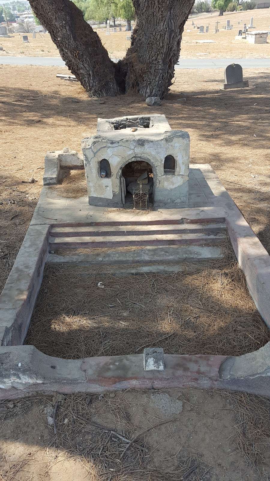 The Agua Mansa Pioneer Cemetery | 2001 Agua Mansa Rd, Colton, CA 92324, USA | Phone: (909) 370-2091