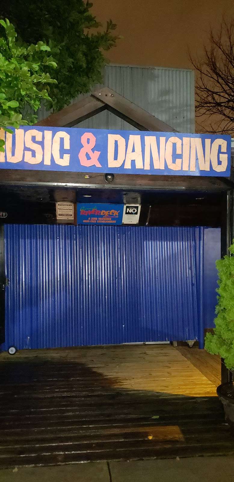 Cavanaughs River Deck | 417 N Christopher Columbus Blvd, Philadelphia, PA 19123, USA | Phone: (215) 629-7400