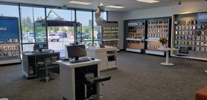 AT&T Store | 12918 Brimhall Rd Suite 100, Bakersfield, CA 93314, USA | Phone: (661) 765-6690