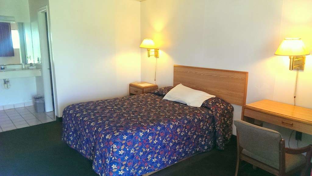 American Eagle Inn | 4951 S E PP Hwy, Holt, MO 64048 | Phone: (816) 264-3311