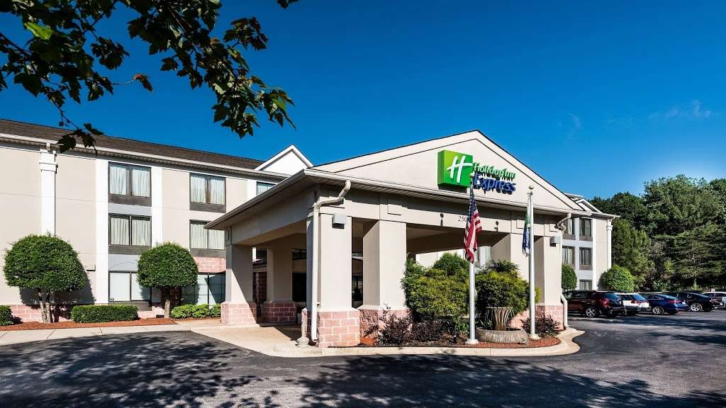 Holiday Inn Express & Suites Charlotte Arpt-Belmont | 250 Beatty Dr, Belmont, NC 28012, USA | Phone: (704) 812-2000