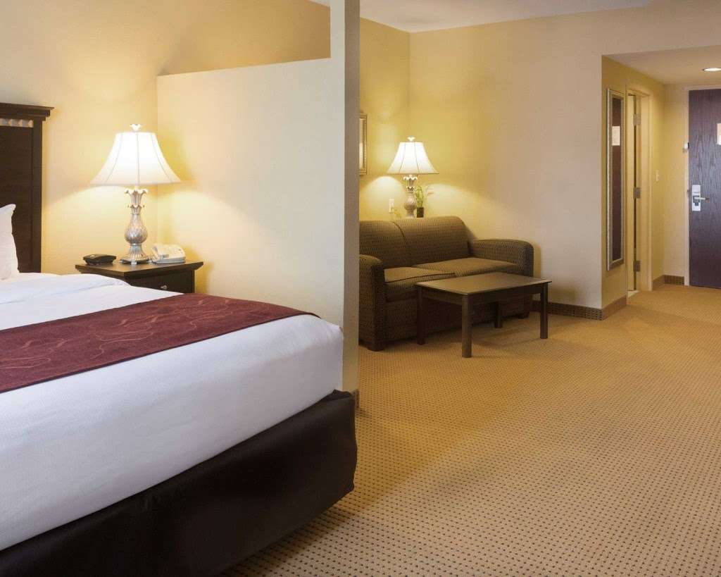 Comfort Suites Fredericksburg North | 541 Warrenton Rd, Fredericksburg, VA 22406 | Phone: (540) 322-4700