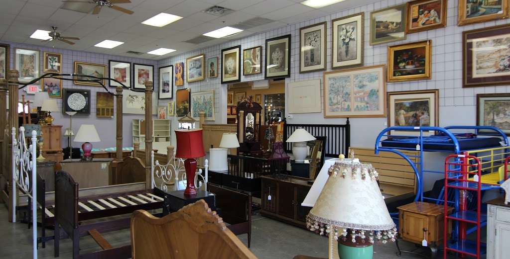 Lynns World Consignment | Furniture & Jewelry Las Vegas | 4995 S Eastern Ave, Las Vegas, NV 89119 | Phone: (702) 597-5966