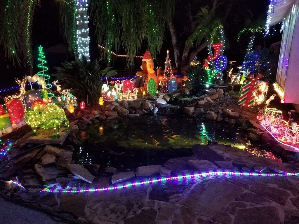 Keri & Rons Christmas Light Display | 5539 Garden Grove Cir, Winter Park, FL 32792, USA