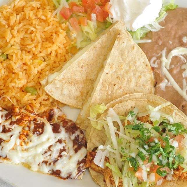 El Sabrocito Mexican Restaurant | 2941 Sunset Ave, Waukegan, IL 60087, USA | Phone: (847) 596-4599