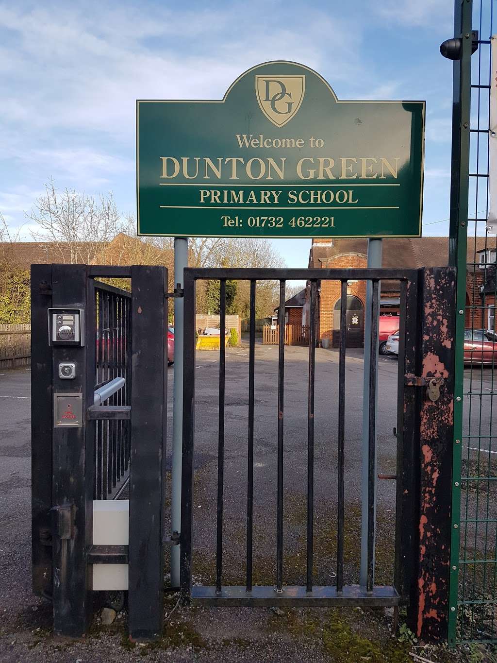 Dunton Green Primary School | London Rd, Dunton Green, Sevenoaks TN13 2UR, UK | Phone: 01732 462221