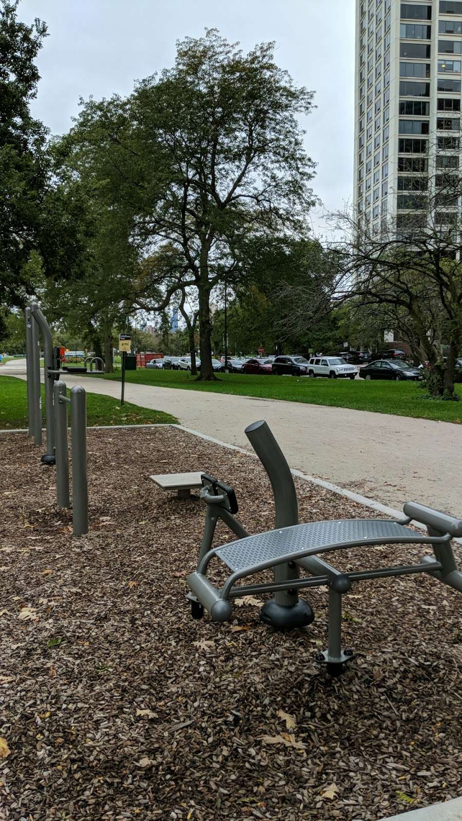 Lincoln Park Outdoor Fitness Station | Chicago, IL 60657, USA