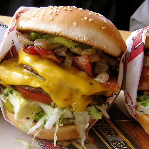 The Habit Burger Grill | 201 World Way, Los Angeles, CA 90045, USA | Phone: (310) 646-1770