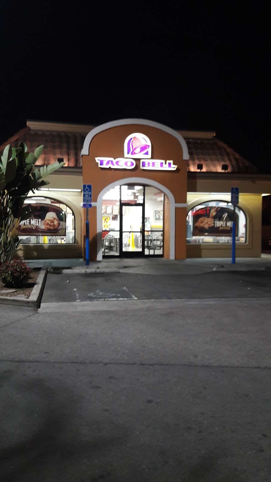 Taco Bell | 3629 S Vermont Ave, Los Angeles, CA 90007, USA | Phone: (323) 737-4717