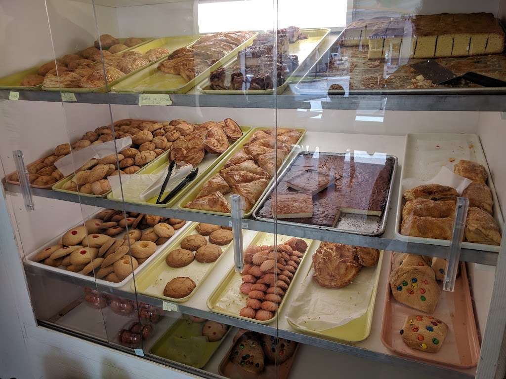 Blancas Bakery | 85 Broadway, Somerville, MA 02145 | Phone: (617) 764-1375