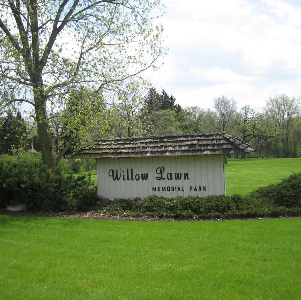 Willow Lawn Memorial Park | 24090 US-45, Vernon Hills, IL 60061, USA | Phone: (847) 634-3787