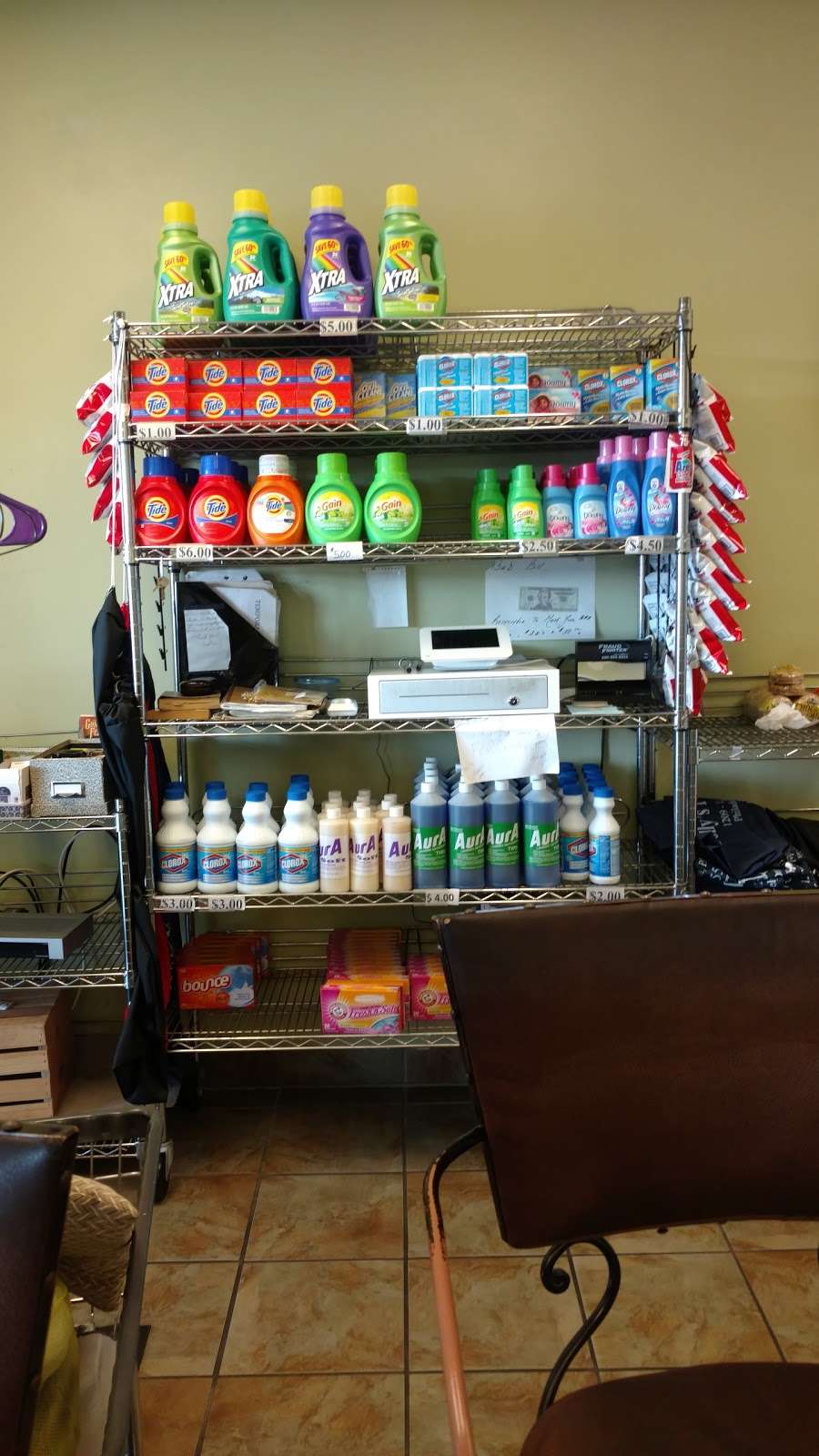 Pollys Laundromat | 1209 S 28th St, Philadelphia, PA 19146, USA | Phone: (215) 755-2983