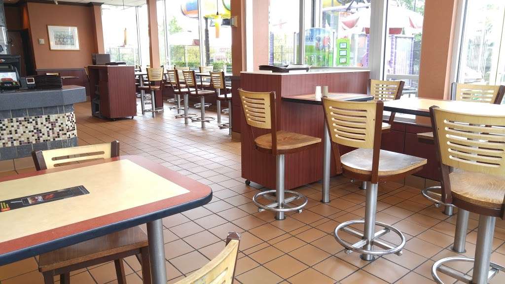 McDonalds | 1470 Bethlehem Pike, North Wales, PA 19454 | Phone: (215) 591-9372