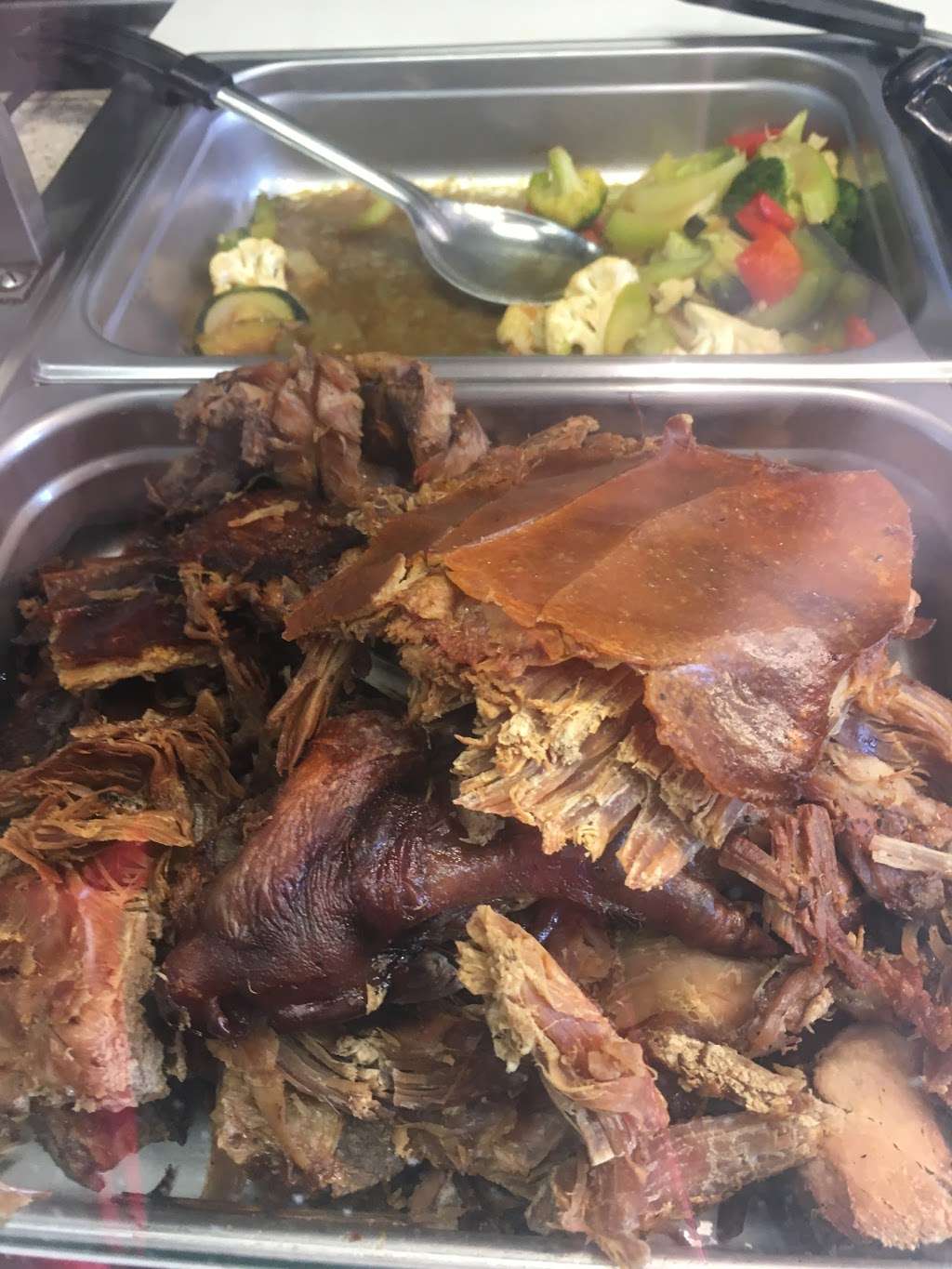 Sallys Lechon & BBQ | 6551, 8700 Woodman Ave # 8, Arleta, CA 91331, USA | Phone: (818) 895-1282