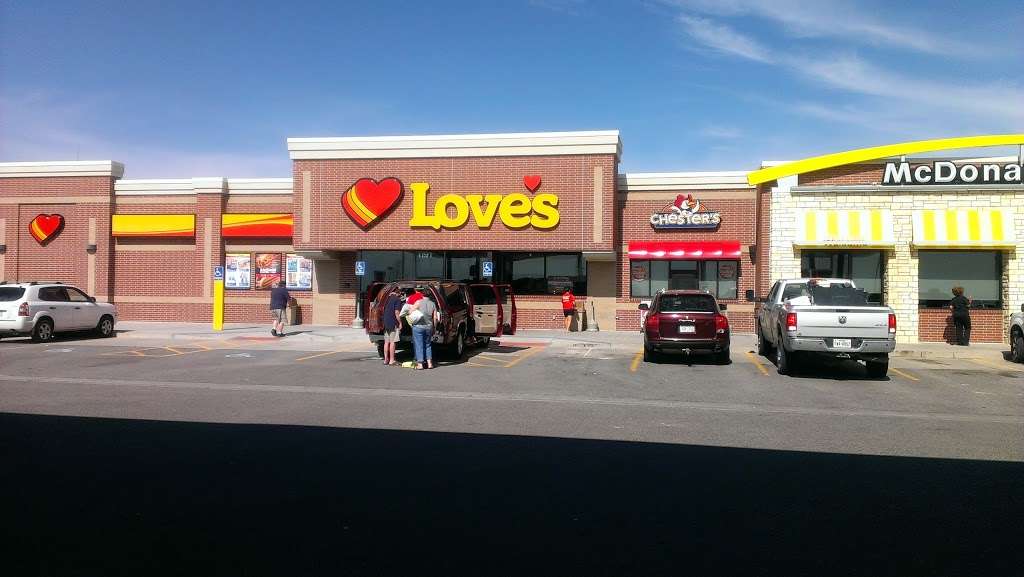 Loves Travel Stop | 1191 S 1st St, Bennett, CO 80102, USA | Phone: (303) 644-3585