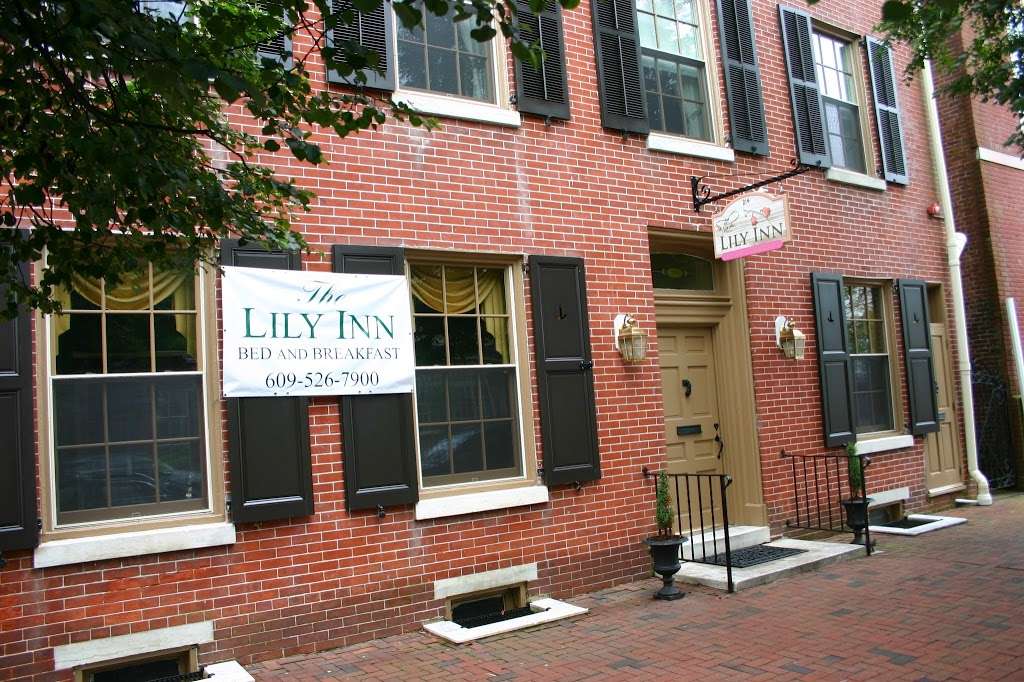 The Lily Inn | 214 High St, Burlington, NJ 08016, USA | Phone: (888) 900-5459