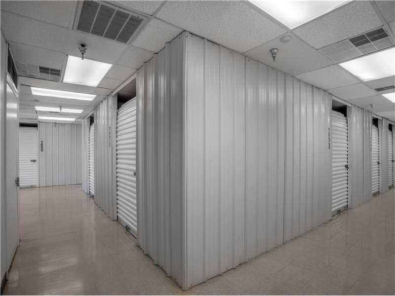 Extra Space Storage | 807 Brazos St, Clute, TX 77531, USA | Phone: (979) 265-7471