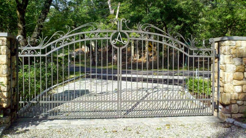 Gate Solutions & Fence Squad | 118 Deacon Smith Hill Rd, Patterson, NY 12563 | Phone: (914) 582-3305