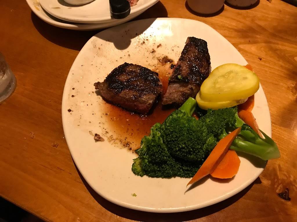 Outback Steakhouse | 813 Airport Fwy, Hurst, TX 76053, USA | Phone: (817) 285-0004