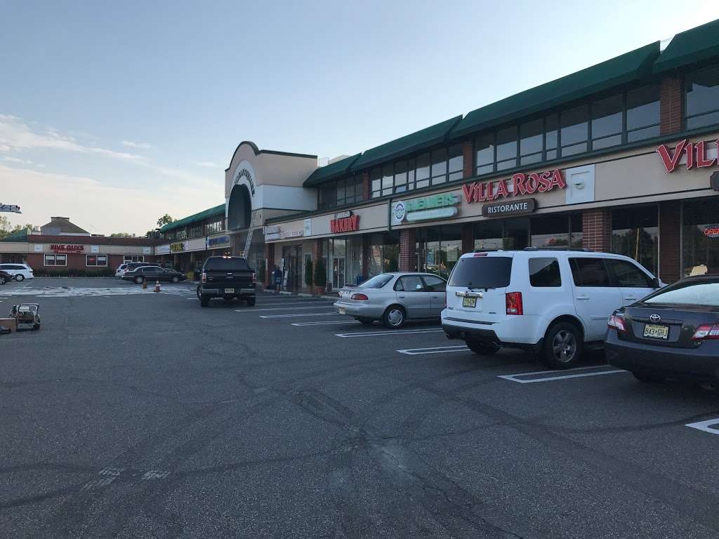 Suburban Square | 25 Scotch Rd, Ewing Township, NJ 08628, USA