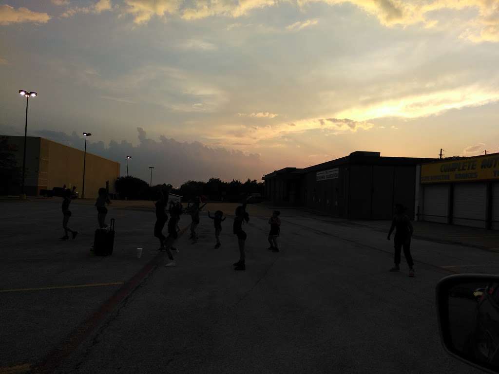 AutoZone Auto Parts | 1201 W Camp Wisdom Rd, Dallas, TX 75232, USA | Phone: (214) 371-7565