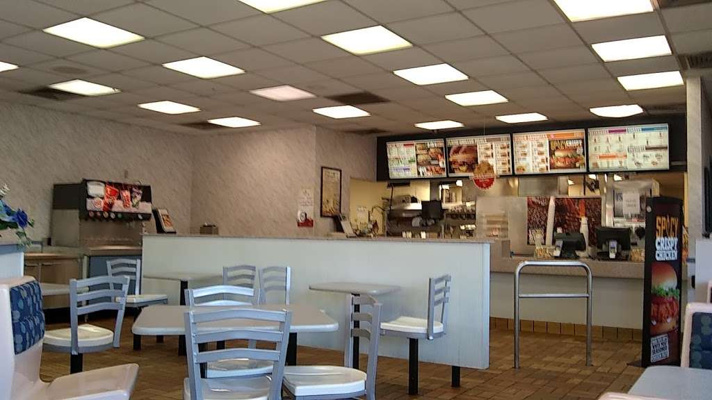 Burger King | 294 Winthrop St, Taunton, MA 02780, USA | Phone: (508) 822-8013