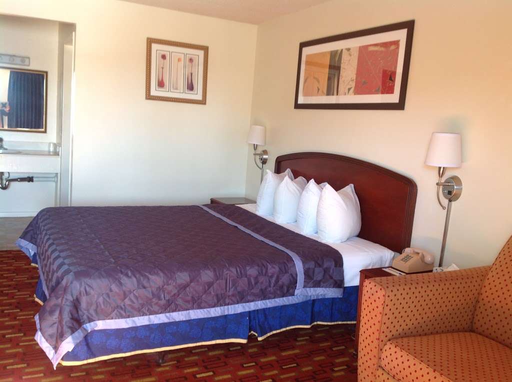 Eunice Plaza Motel | 9961 East, Valley Blvd, El Monte, CA 91731, USA | Phone: (626) 448-1688