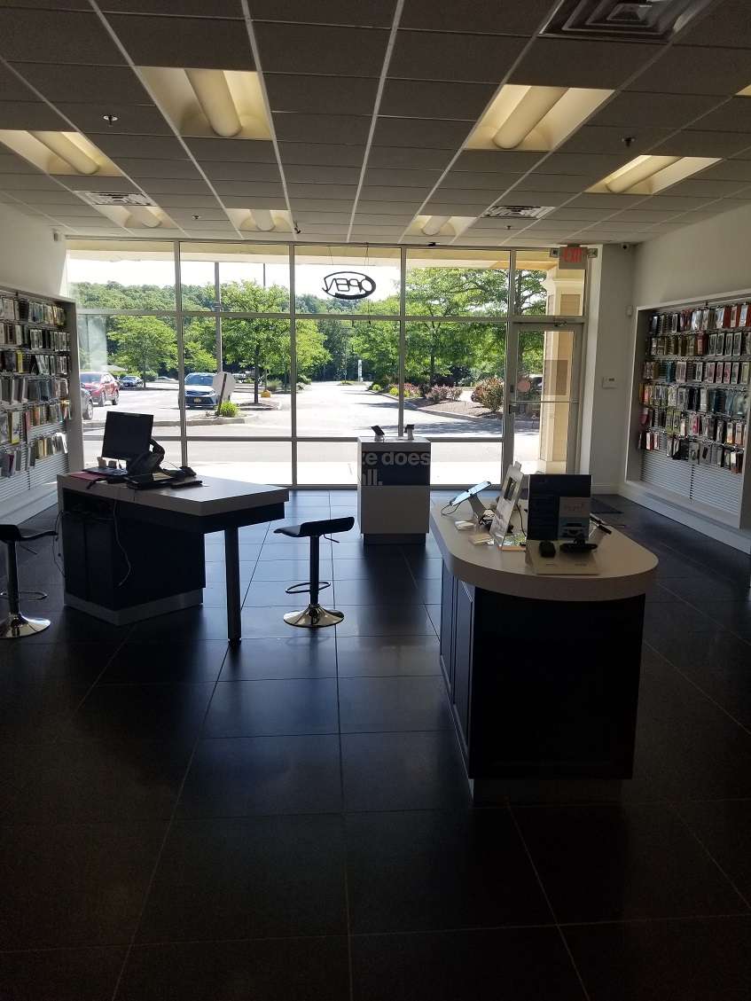 Verizon Authorized Retailer - Wireless Zone | 228 S Main St, Newtown, CT 06470, USA | Phone: (203) 748-4704