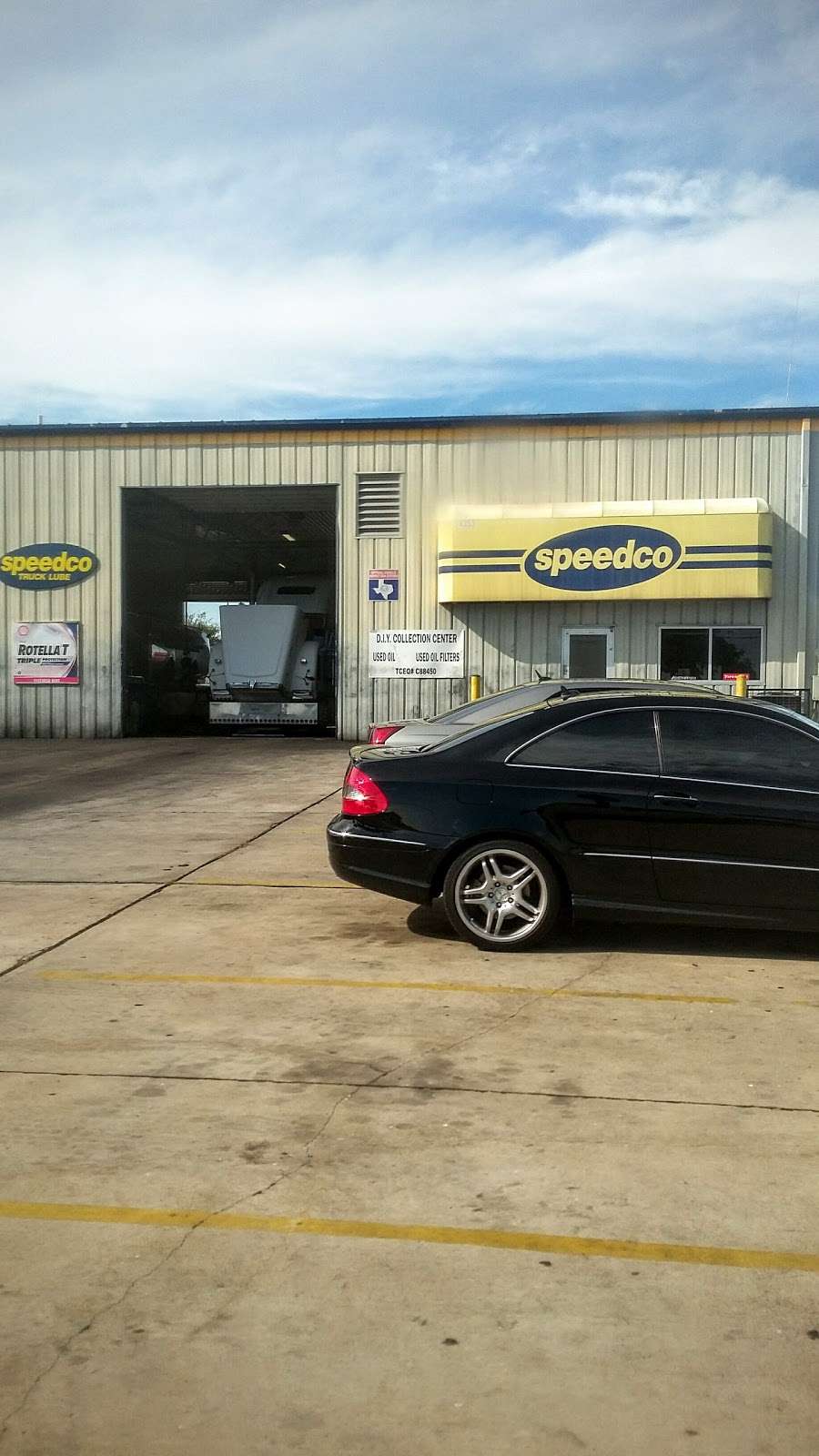 Speedco Truck Lube and Tires | 34353 Lyndon B Johnson Fwy, Dallas, TX 75241, USA | Phone: (972) 225-0544