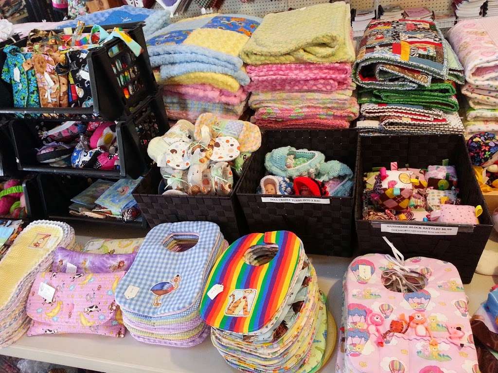 Riehls Quilts & Crafts | 247 E Eby Rd, Leola, PA 17540, USA | Phone: (717) 656-0697