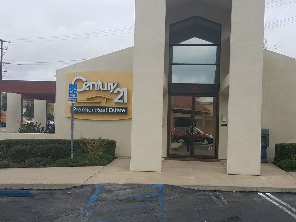 CENTURY 21 Preferred | 2505 E Lakeshore Dr, Lake Elsinore, CA 92530, USA | Phone: (951) 674-6943