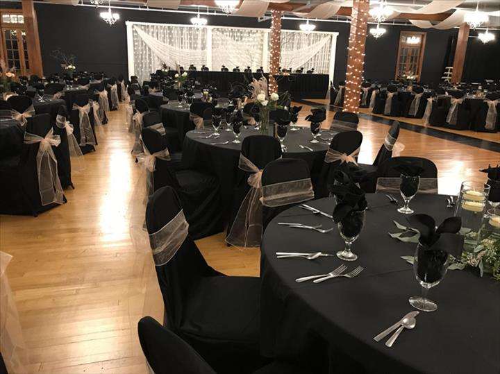 Walton Centre Wedding, Banquet & Event Hall | 100 W Locust St, Fairbury, IL 61739, USA | Phone: (815) 692-2616