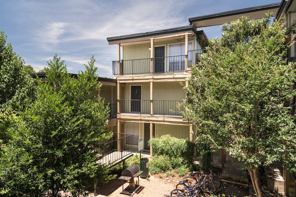 Oak Park Apartments | 4505 Duval St, Austin, TX 78751, USA | Phone: (512) 467-1478