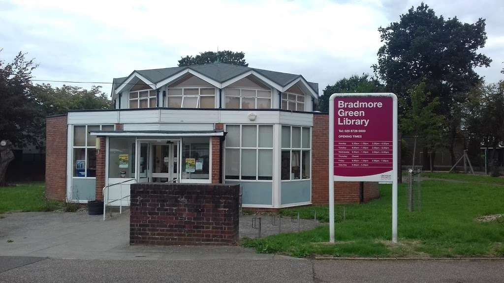 Bradmore Green Library | Bradmore Way, Coulsdon CR5 1PE, UK | Phone: 020 8726 6900