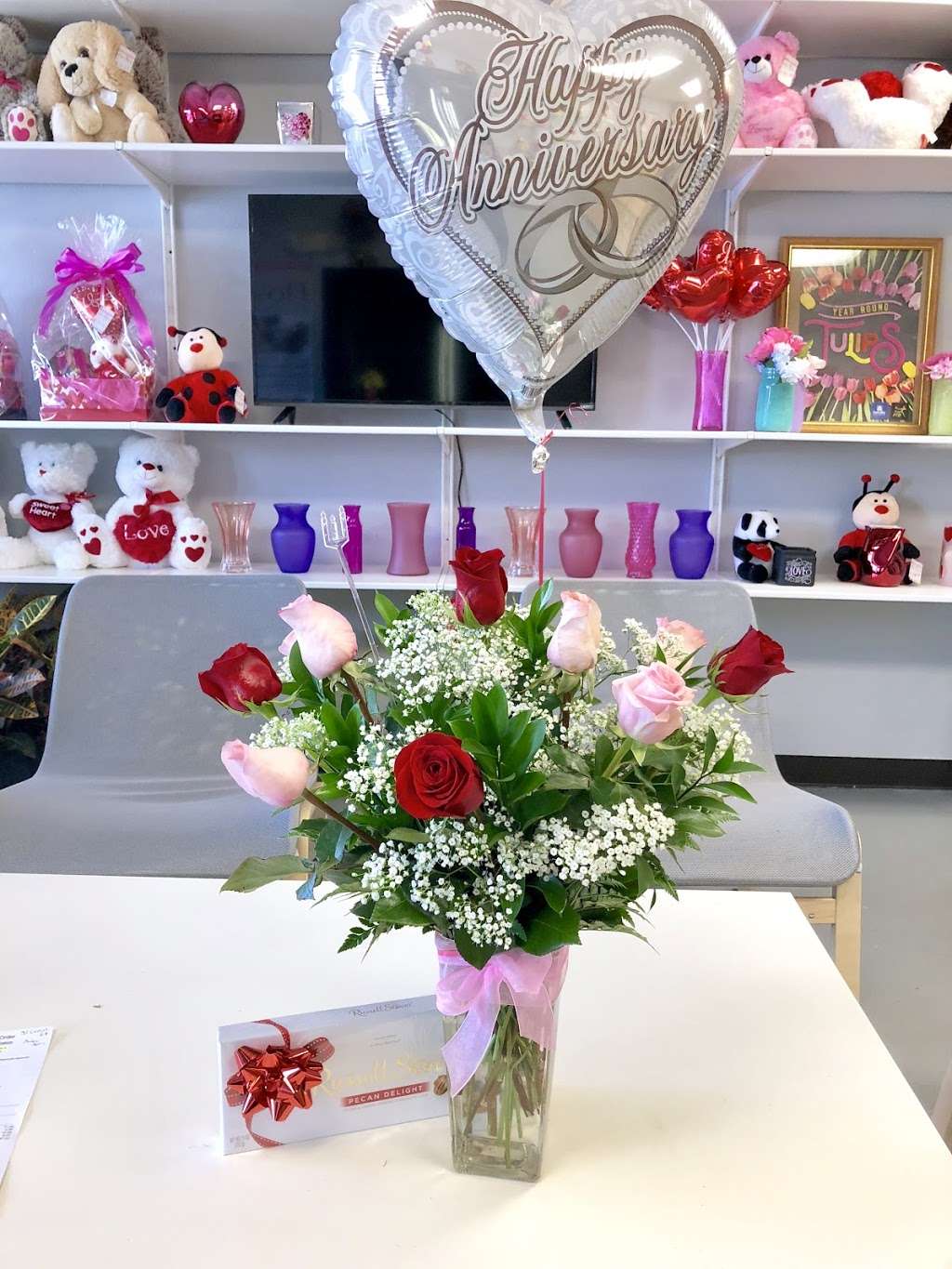 Flowers Bouquet & More | 2662 Simpson Rd, Kissimmee, FL 34744, USA | Phone: (321) 697-0200