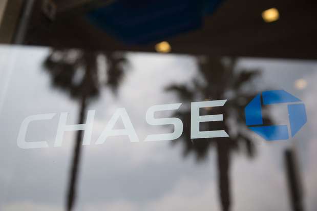 Chase Bank | 5105 E Los Angeles Ave, Simi Valley, CA 93063, USA | Phone: (805) 522-5950