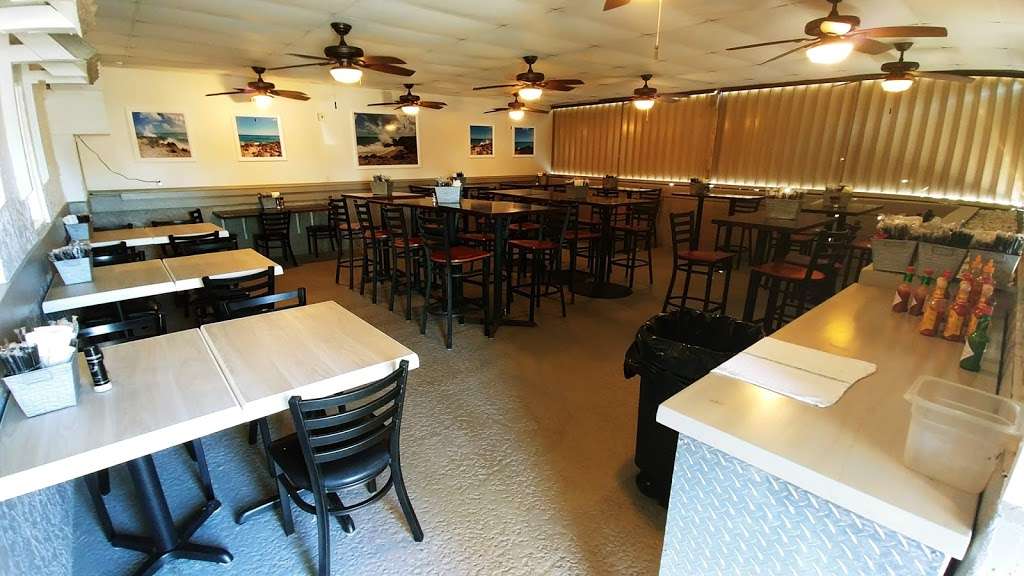 Lolas Seafood Eatery | 181 US-1, Tequesta, FL 33469, USA | Phone: (561) 406-5000