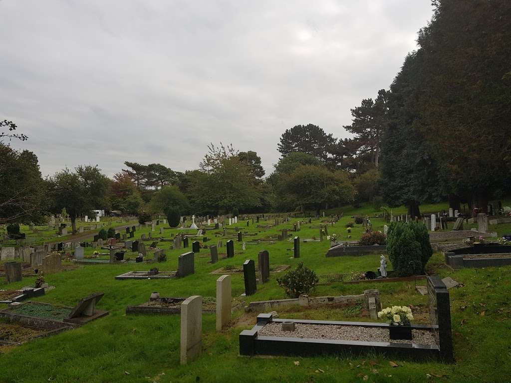 Hertford Cemetery | 143 North Rd, Hertford SG14 2BX, UK