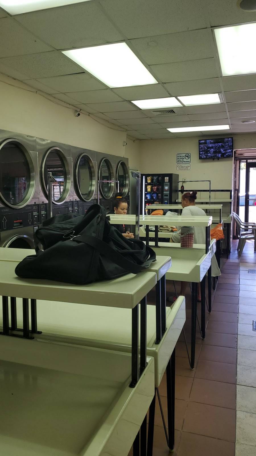 Best Coin Laundry | 2280 NW 28th St, Miami, FL 33142, USA | Phone: (305) 967-8611