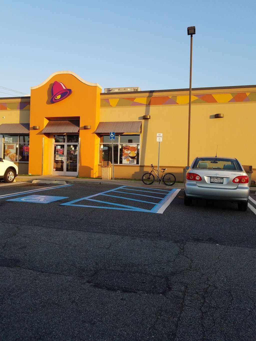 Taco Bell | 638 S Oyster Bay Rd, Hicksville, NY 11801 | Phone: (516) 933-4151