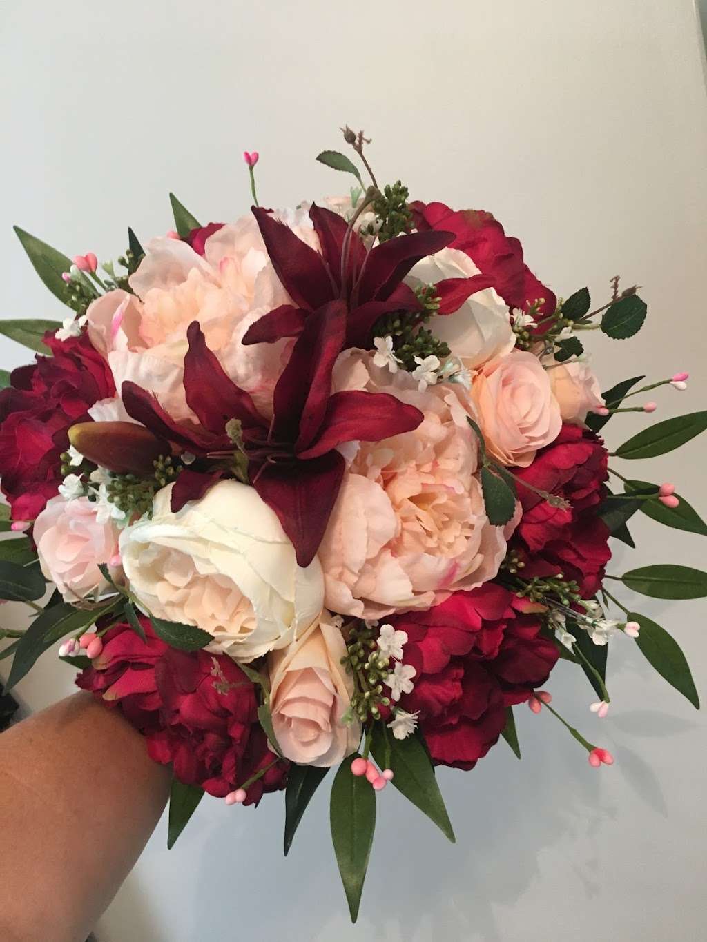 Dawns Special Memories Wedding Flowers | 5183 W Lilac Ln, New Palestine, IN 46163, USA | Phone: (317) 697-9014