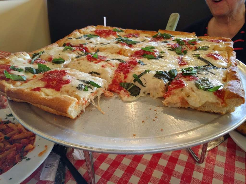 Little Carmines N.Y. Pizza Kitchen | 523 Benfield Rd, Severna Park, MD 21146, USA | Phone: (410) 432-6160